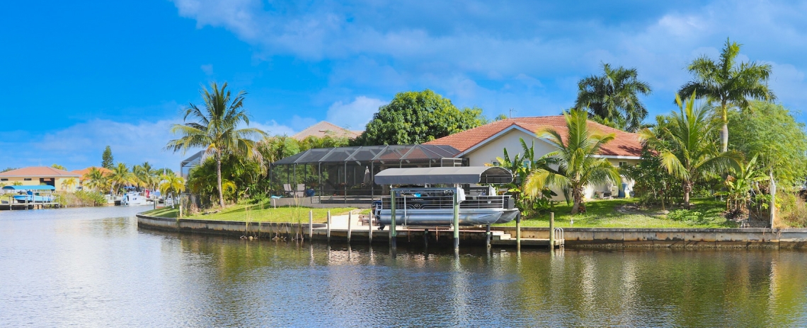 Casa en un canal en Cape Coral, Florida Casa en un canal en Cape Coral, Florida