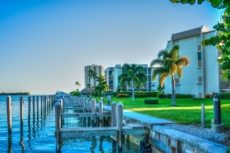 Compra de inmobiliarias en Marco Island. Casas y condominios. Agentes de bienes raices en Florida suroeste, REALTORS