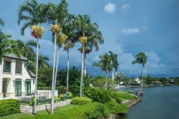 Compra de inmobiliarias en McGregor, Fort Myers. Casas y condominios. Agentes de bienes raices en Florida suroeste, REALTORS