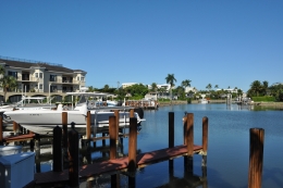 Compra de inmobiliarias en Naples. Casas y condominios. Agentes de bienes raices en Florida suroeste, REALTORS